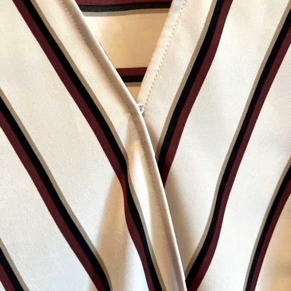 Vince Camuto Women’s Medium wrap blouse never worn. - Picture 6 of 7